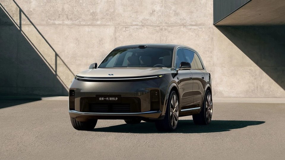 全新一代理想L9官宣：顶配售价5598万元智能机器人“开山之作”(图3)
