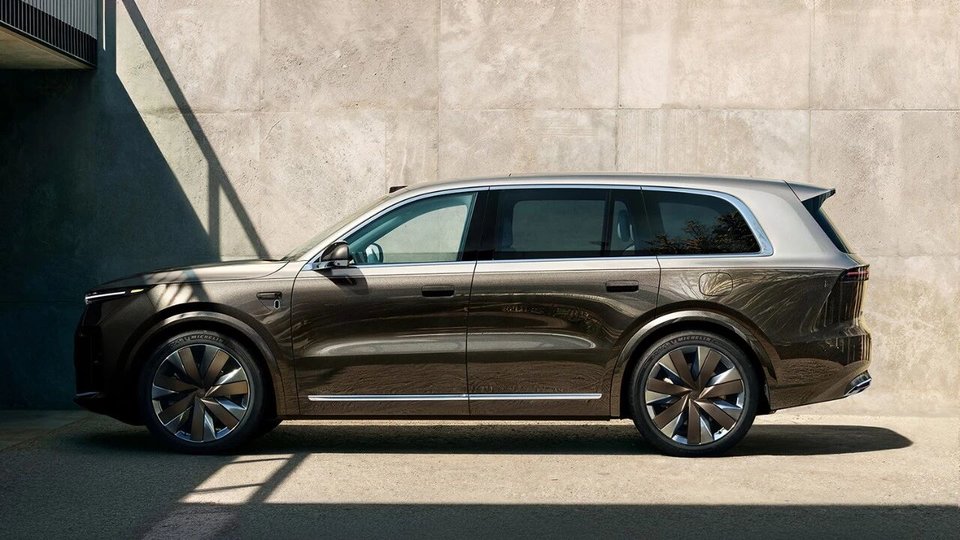 全新一代理想L9官宣：顶配售价5598万元智能机器人“开山之作”(图5)