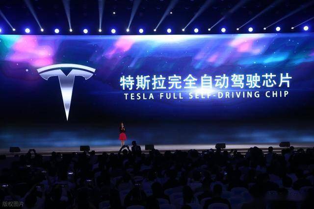 特斯拉 AI 6 芯片流片倒计时！马斯克官宣年底完成自动驾驶再突破(图1)