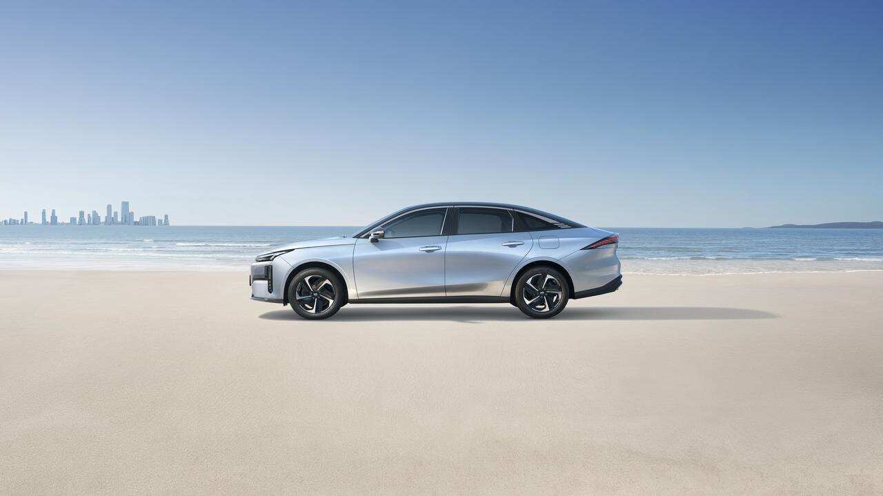 轻松玩转的智能座舱银河L6 EM-i给出零驾驶负担(图1)