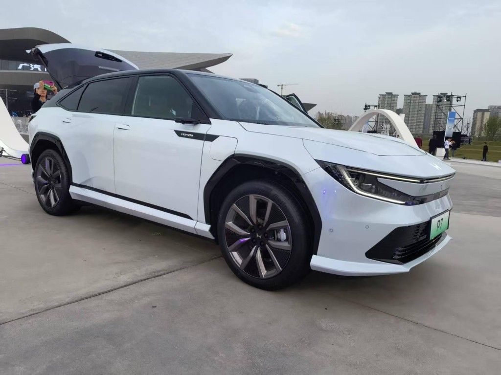 那么豪华那么美！广汽本田P7劲爆价1999万元起(图6)